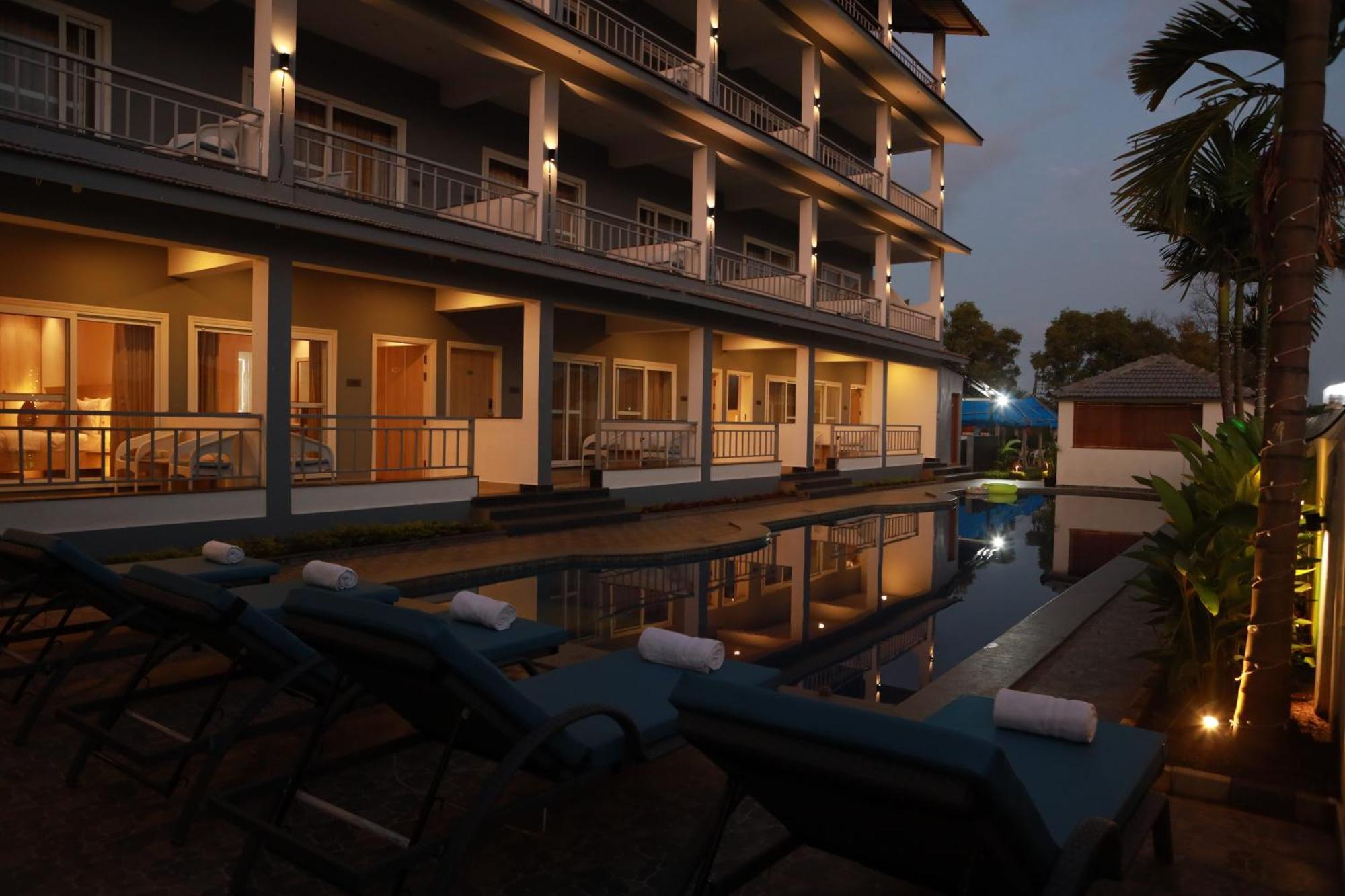 Gracias Cafe & Resort Morjim Exterior foto